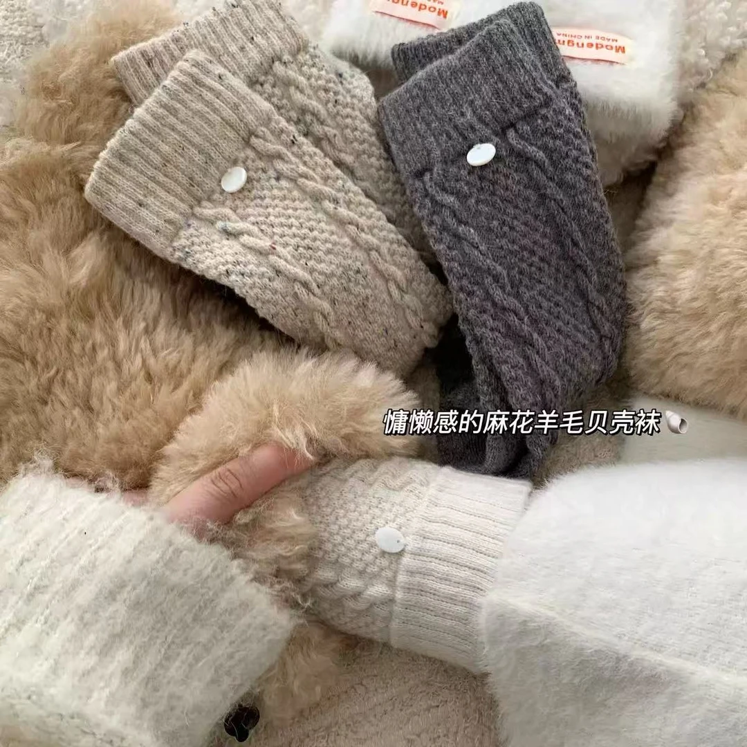 冬季羊毛袜韩系贝壳手工饰品袜保暖加厚素款纯欲风羊毛袜女袜