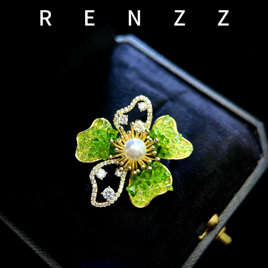 0530绿色五瓣花胸针