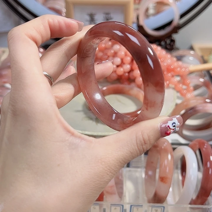 石英质玉手镯未镶嵌风**子