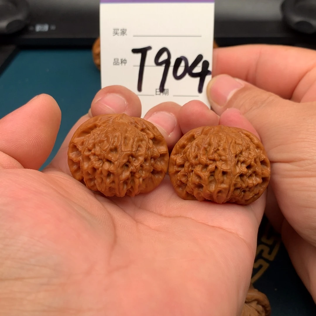 文玩核桃把件39核王904