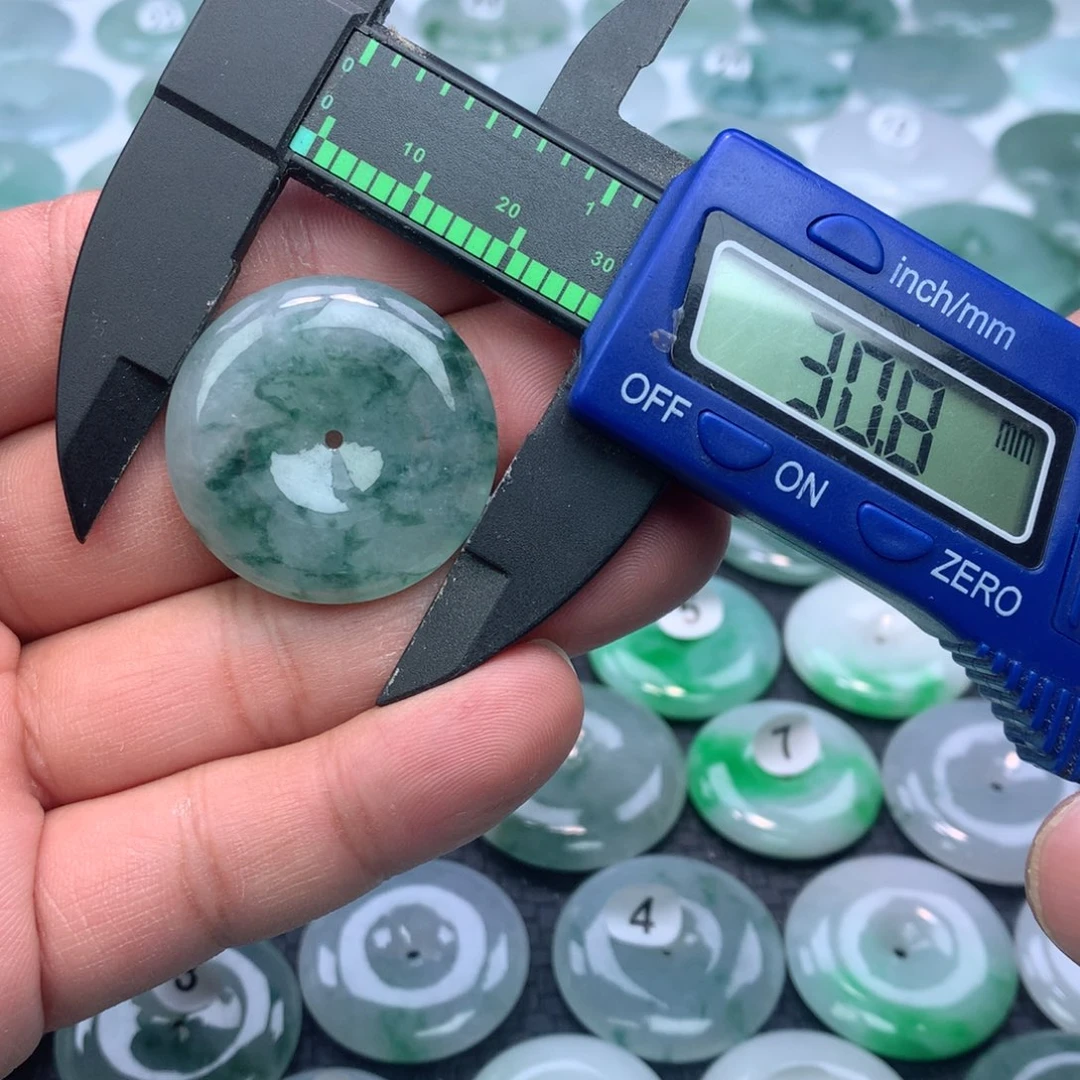 翡翠颈饰未镶嵌缅甸天然A货翡翠