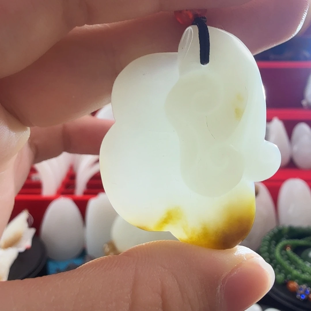 和田玉（糖玉）未镶嵌颈饰