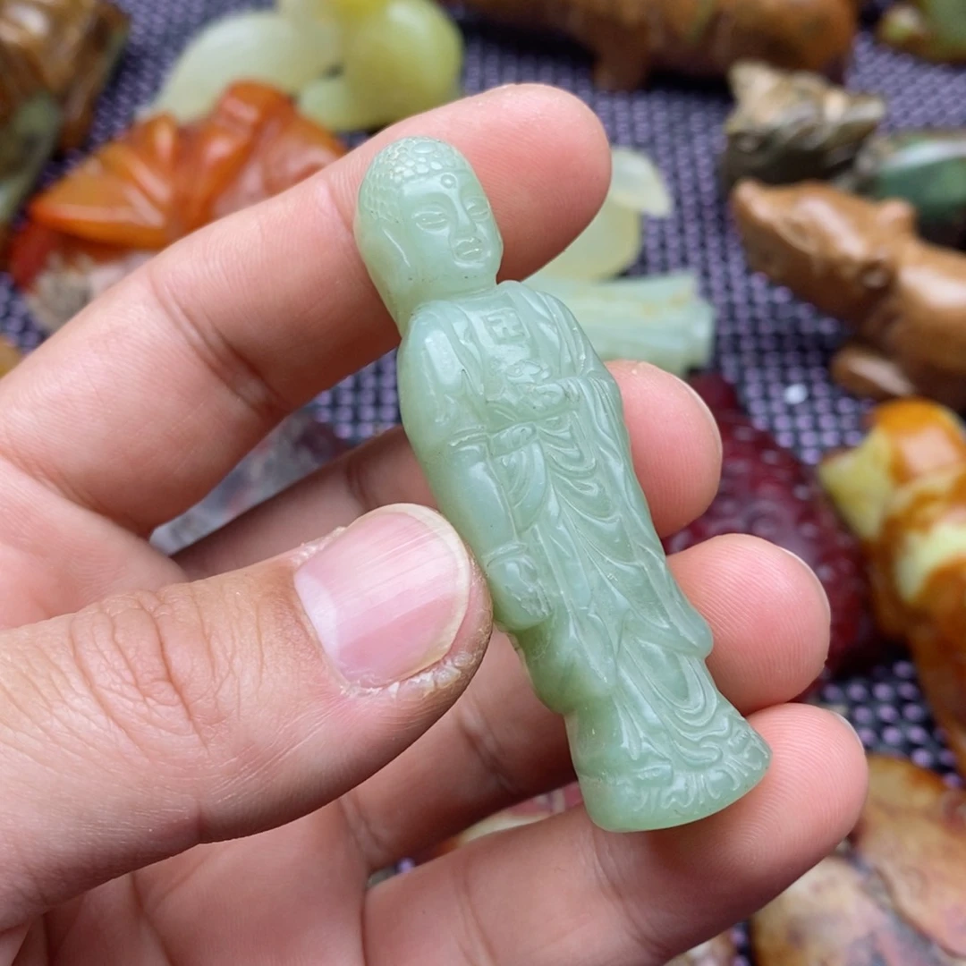 蛇纹石玉颈饰足银镀金镶嵌