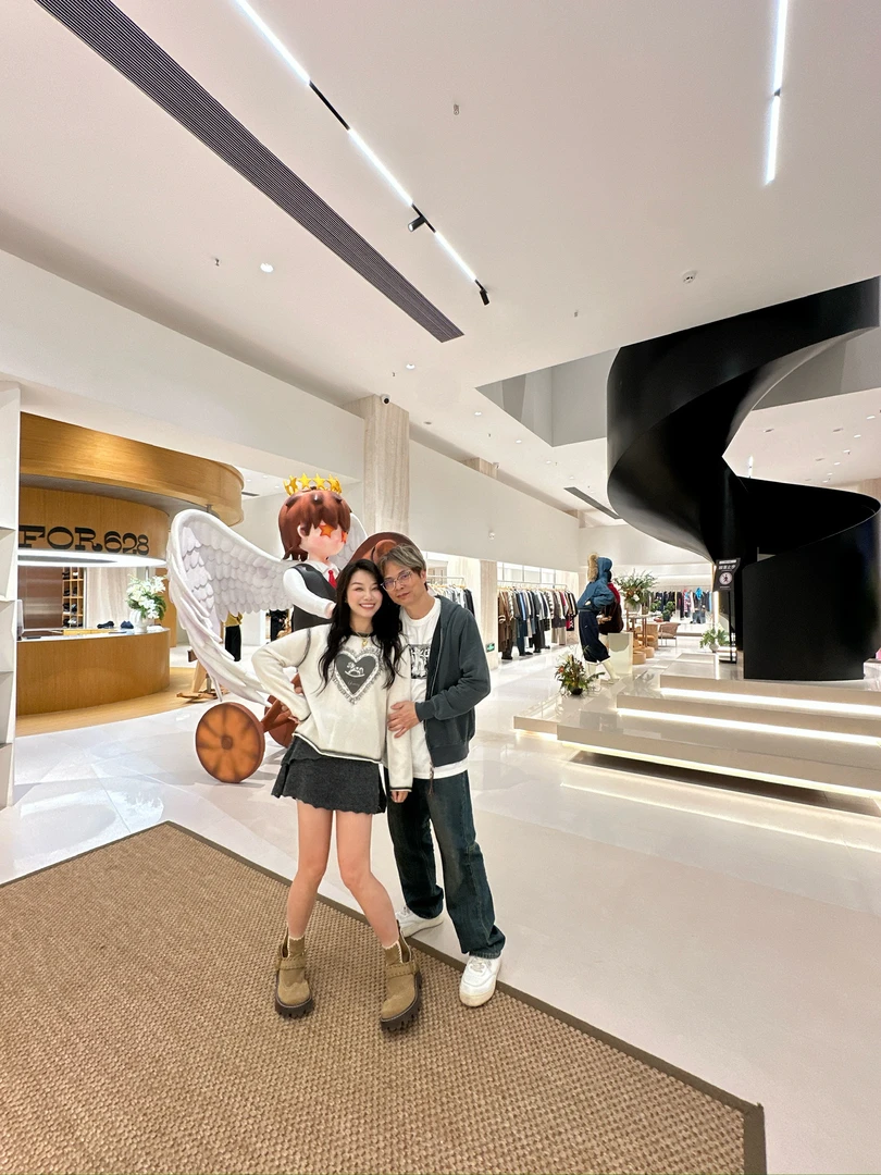 YANAG 设计师品牌 小众新款 爱心里的摇摇木马喷胜毛衣
