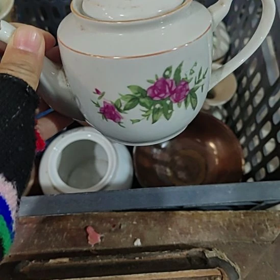 纯***粹陶瓷精美摆件（不退换，微瑕的）