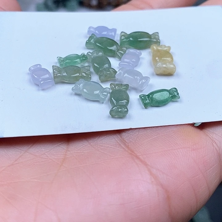 翡翠未镶嵌吊坠(不含链)一个30