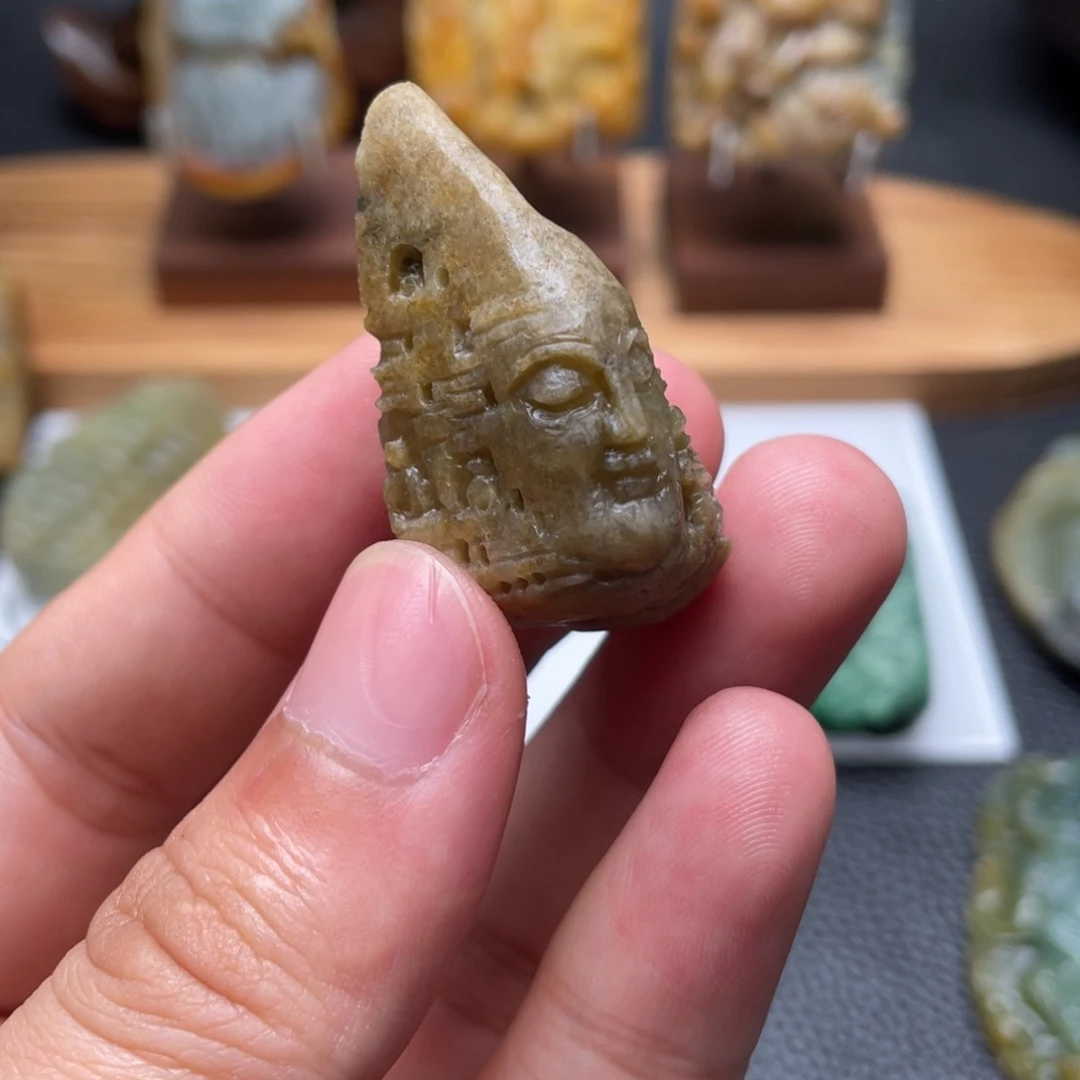 定制翡翠未镶嵌翡翠