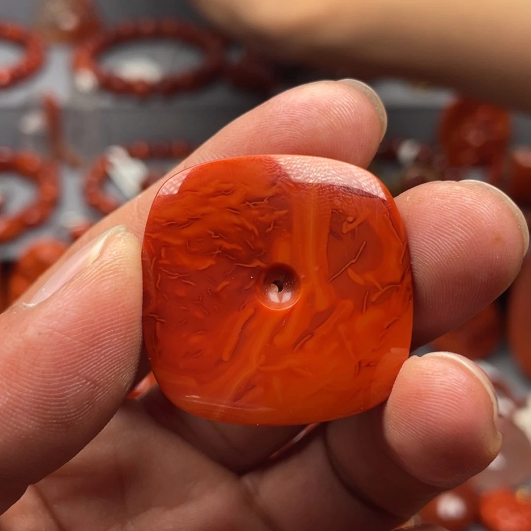 南红玛瑙未镶嵌珠宝奇石吊坠