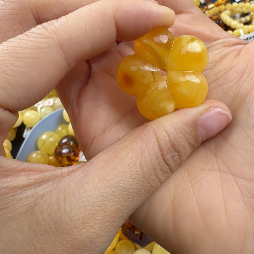 琥珀未镶嵌珠宝奇石