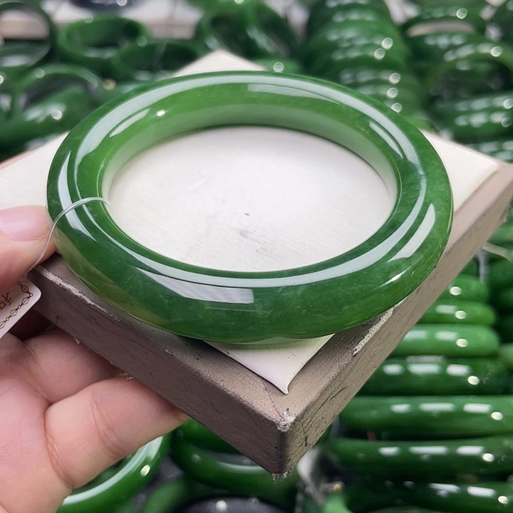 未镶嵌手镯和田玉（碧玉）