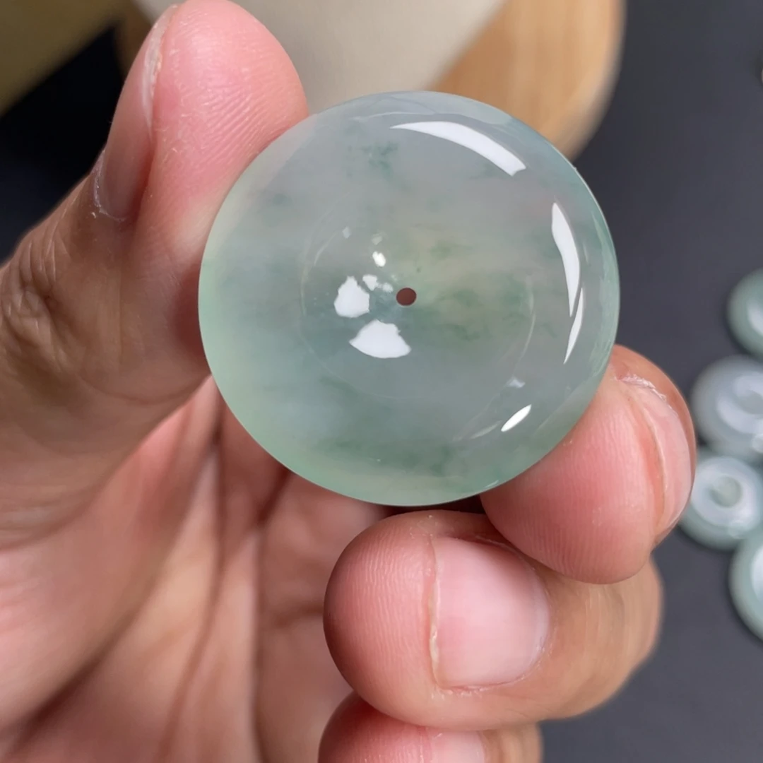 翡翠未镶嵌颈饰30+7.4