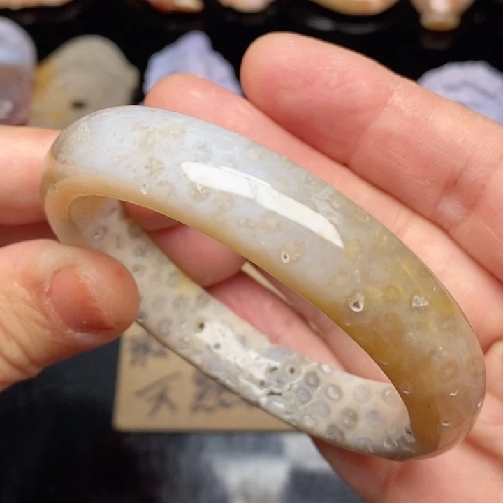 硅化珊瑚（珊瑚玉）手镯未镶嵌55.5
