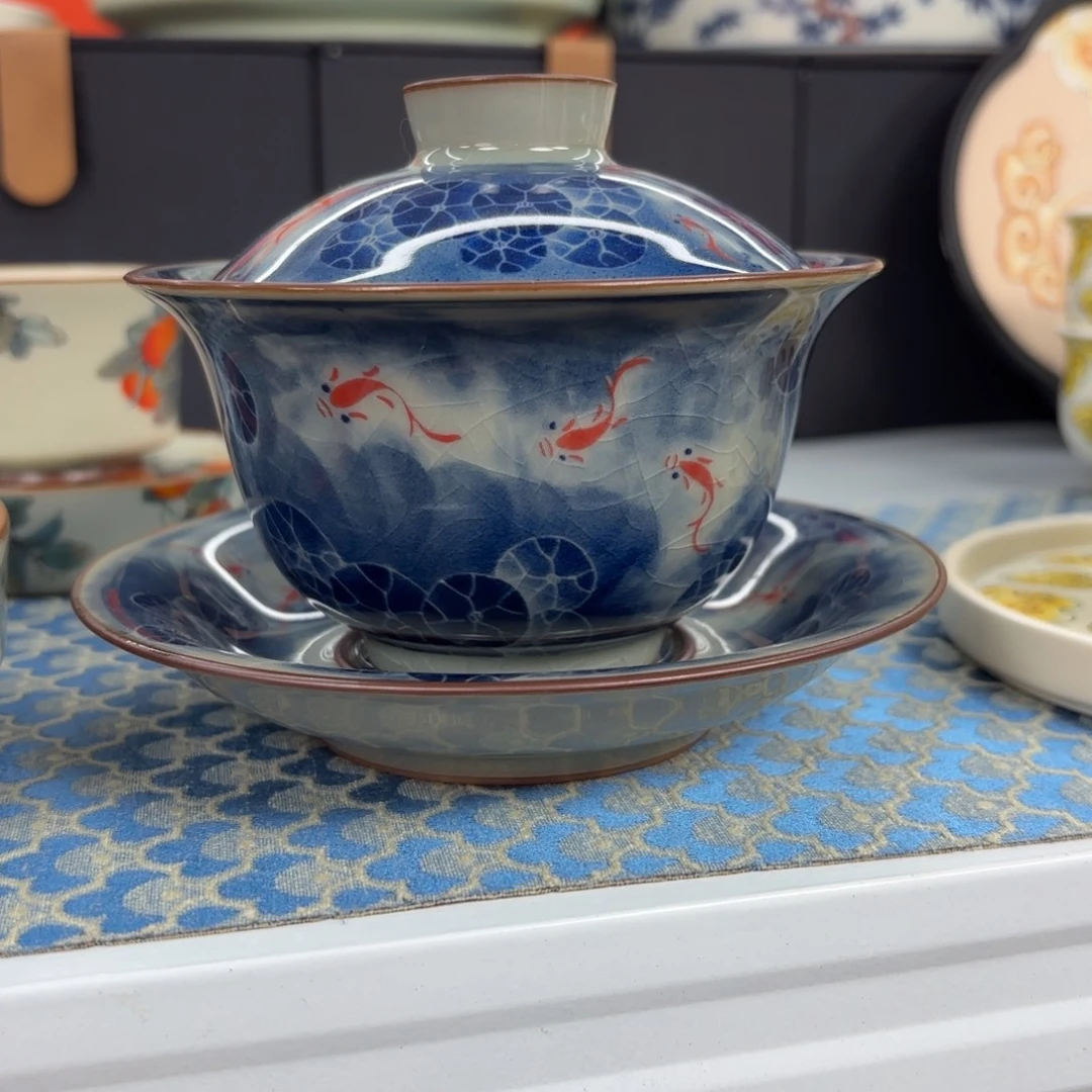 “***y茶具是指由两块金属做成