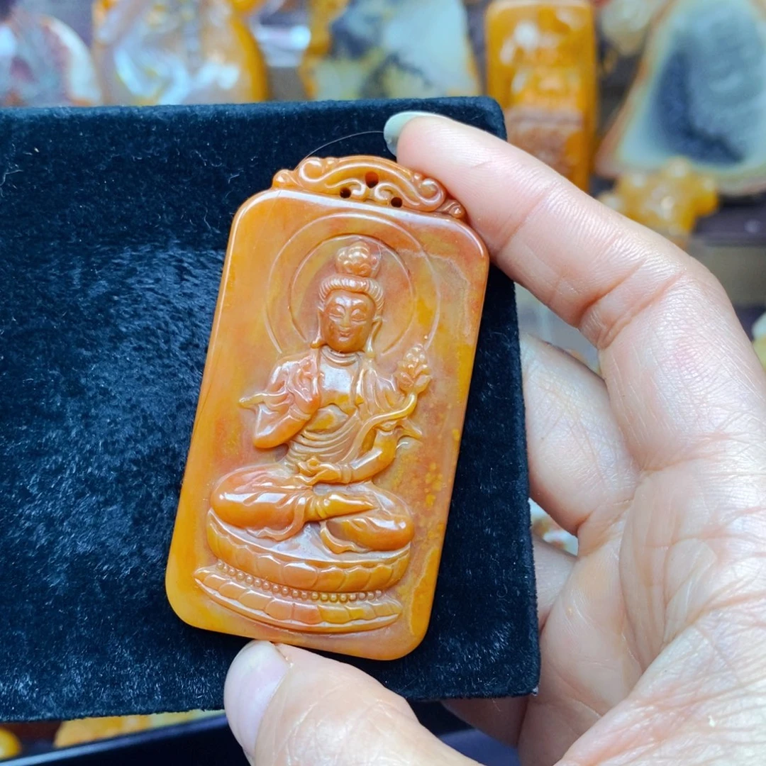 颈饰未镶嵌石英岩玉