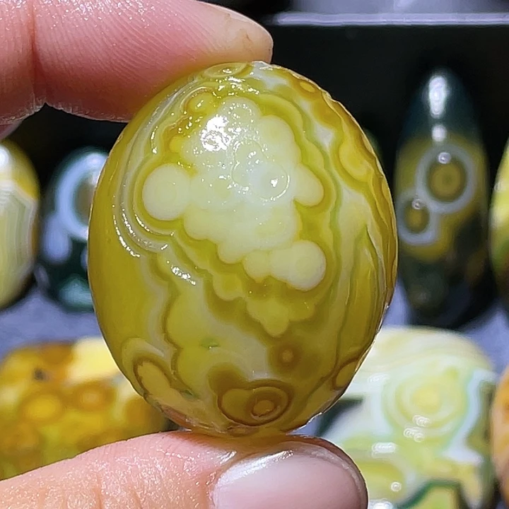 青***笙玛瑙/玉髓未镶嵌珠宝奇石