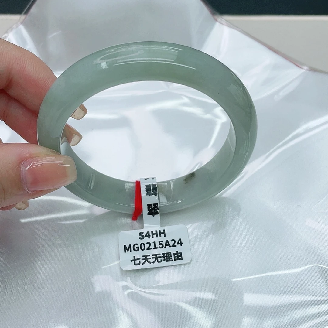 翡翠手镯未镶嵌正56