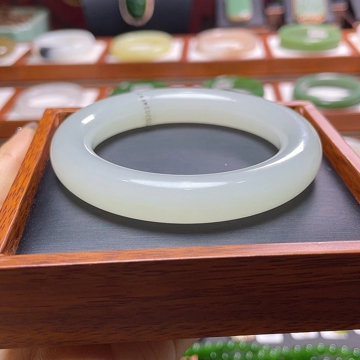 和田玉手镯55.1未镶嵌