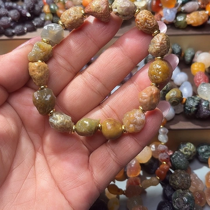 阿拉善彩玛瑙手串