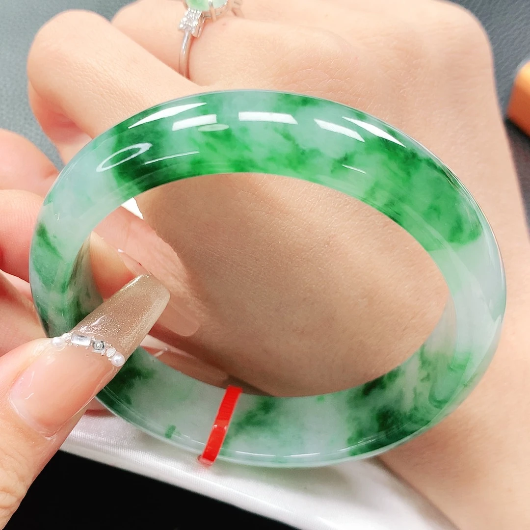 翡翠手镯未镶嵌57圈