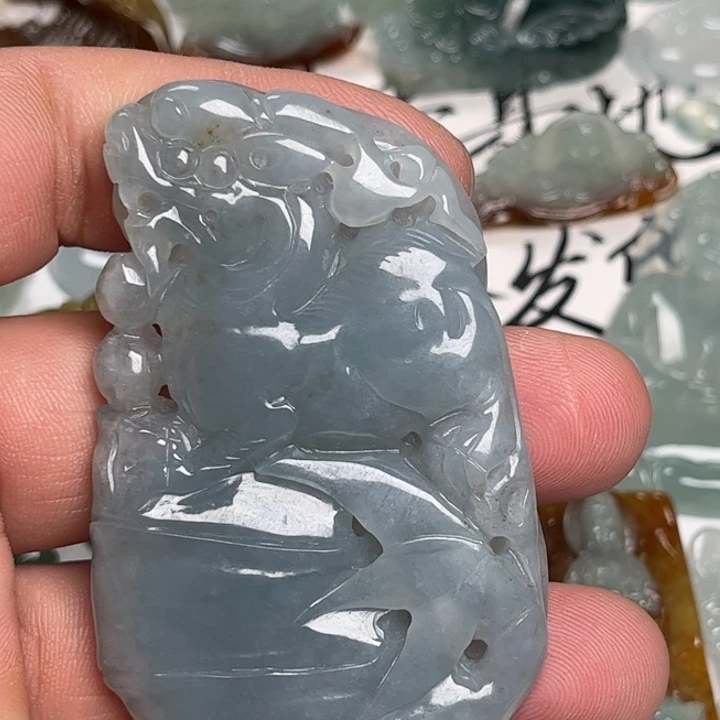 翡翠未镶嵌颈饰竹节