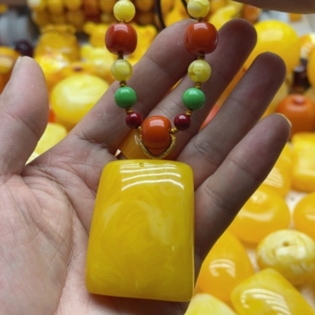 【闪购商品】树脂制品蜜蜡无事牌吊坠