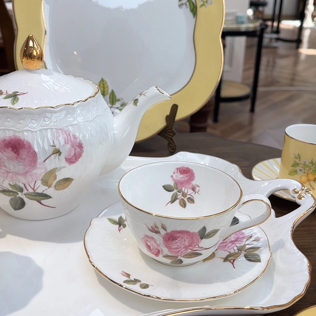 幸***️骨瓷四个咖啡杯加茶壶