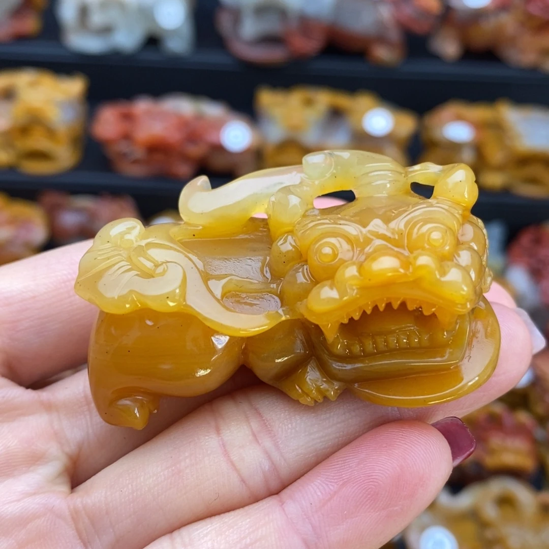 石英质玉（黄龙玉）未镶嵌颈饰