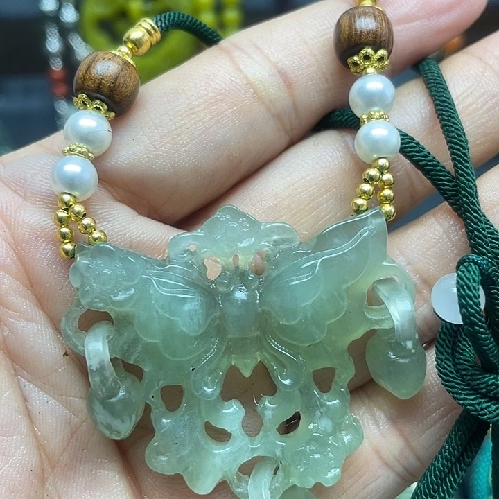 未镶嵌蛇纹石玉颈饰