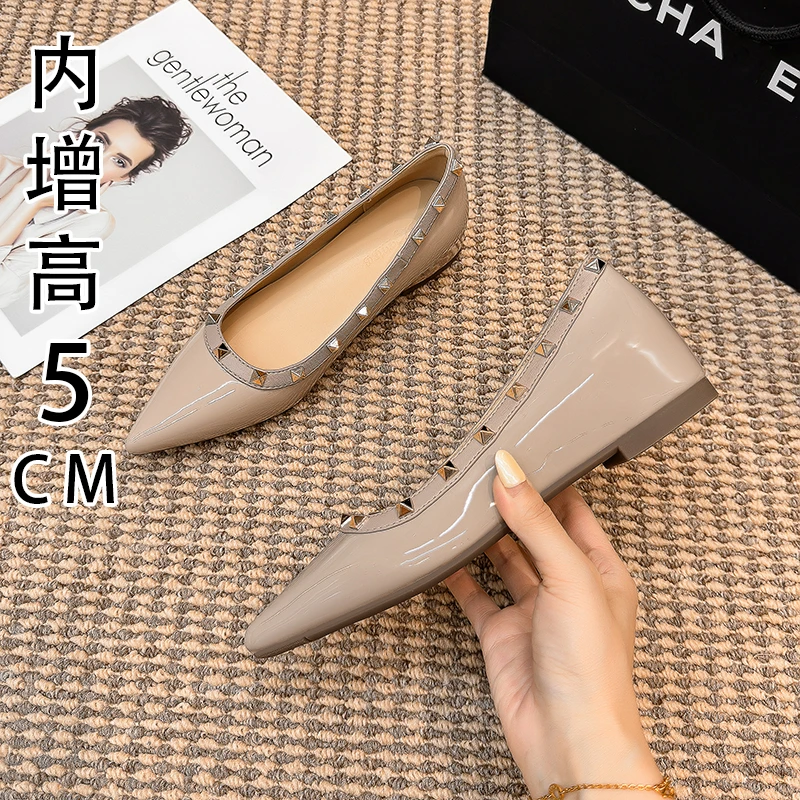 夏季2025芭蕾风新款单鞋铆钉女浅口尖头百搭软底单鞋平底鞋女单鞋