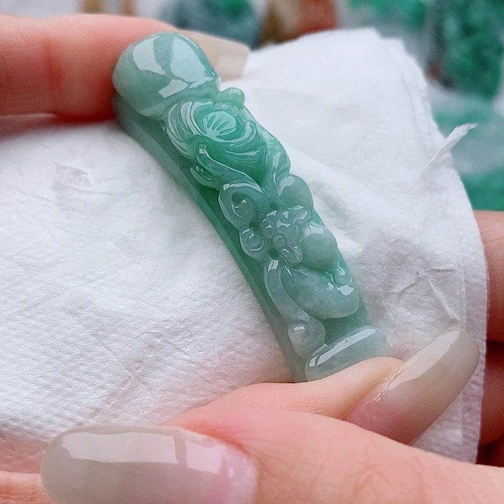 翡翠未镶嵌戒指翡翠