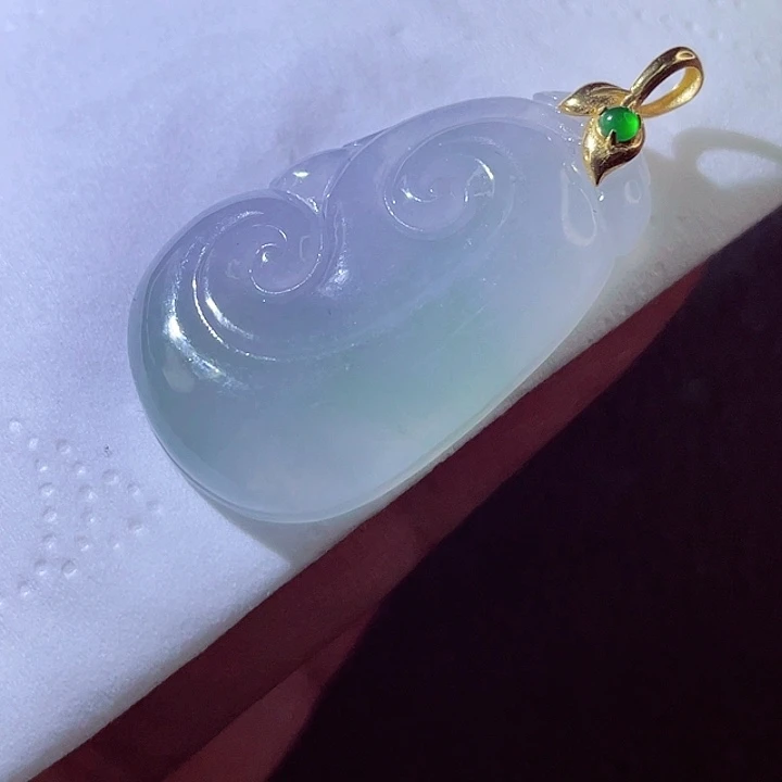 翡翠18K金镶嵌颈饰翡翠