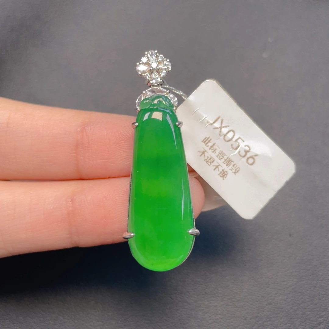 【闪购商品】吊坠(不含链)银S925镶嵌翡翠
