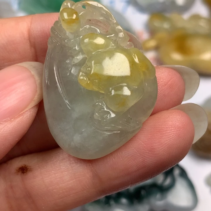 翡翠未镶嵌颈饰翡翠