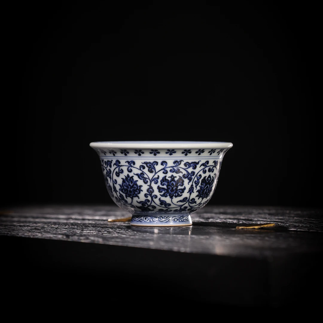 赋林觉隐缠枝莲狮心内绘压手杯景德镇纯手工手绘主人杯复古茶具