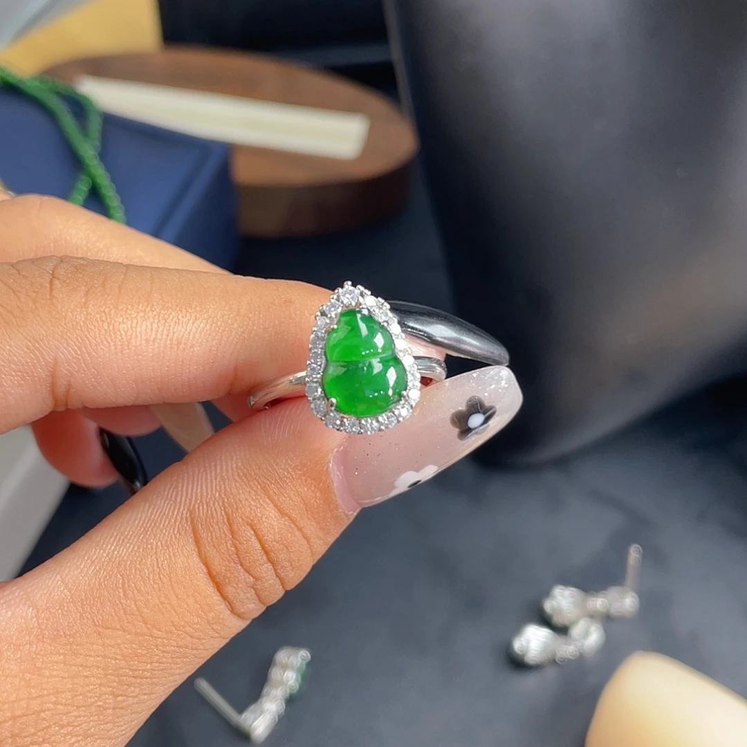 未镶嵌戒指翡翠戒指