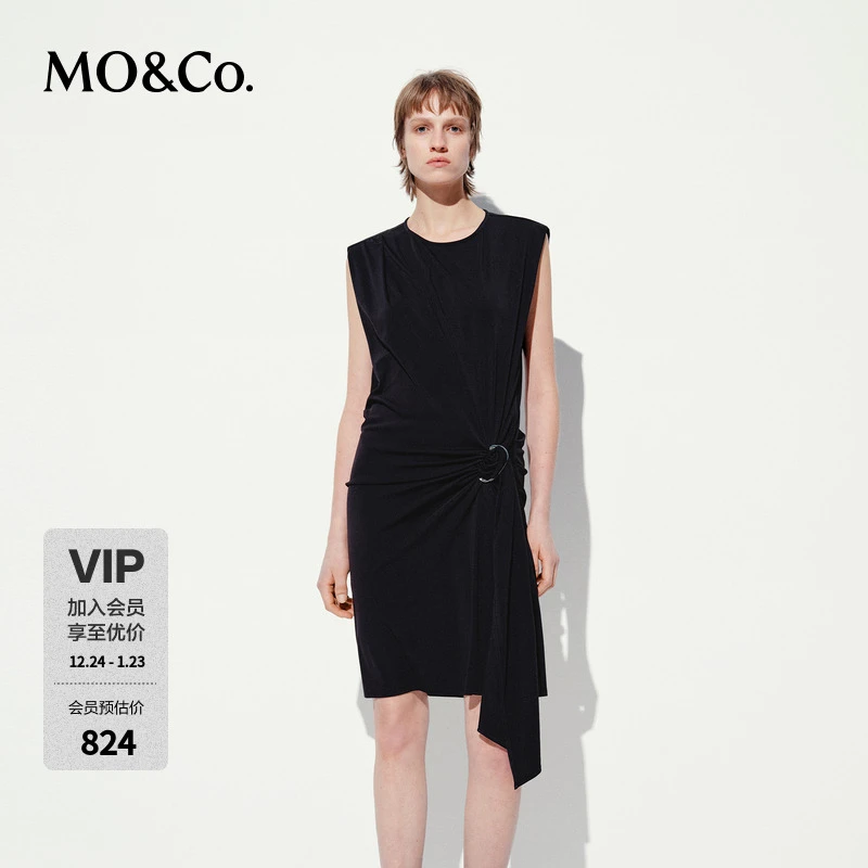 MOCO连衣裙2025夏新品凉感三醋酸斜裁设计感小黑裙MBE2DRS083