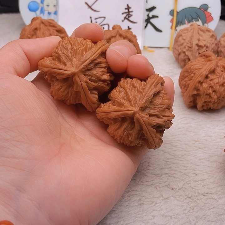 吊坠文玩核桃小***?三棱