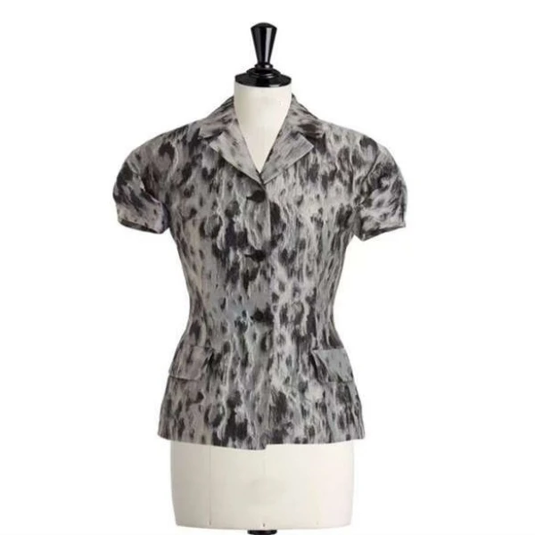 黑白拼色V领泡泡布翻领短袖上衣