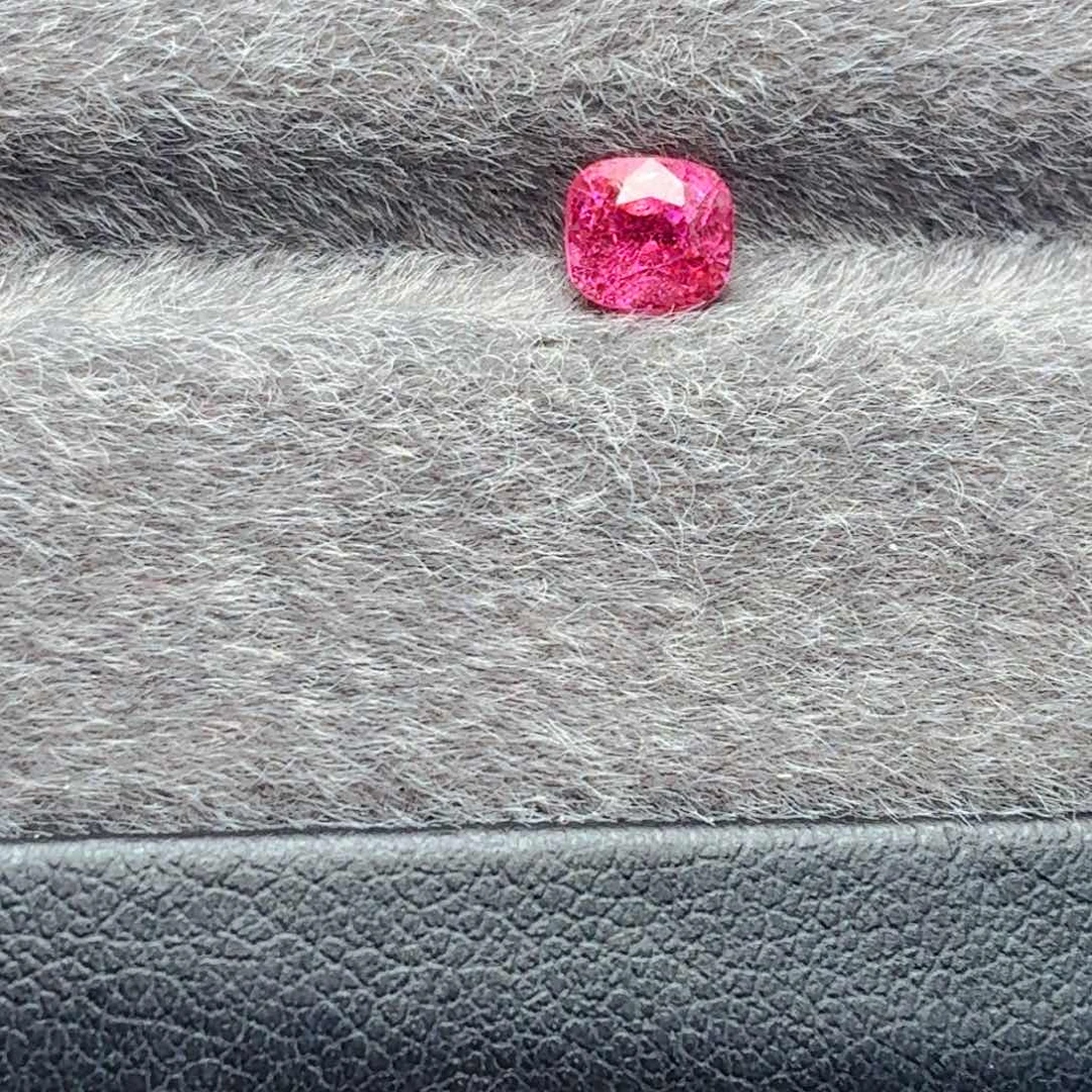 裸石未镶嵌尖晶石