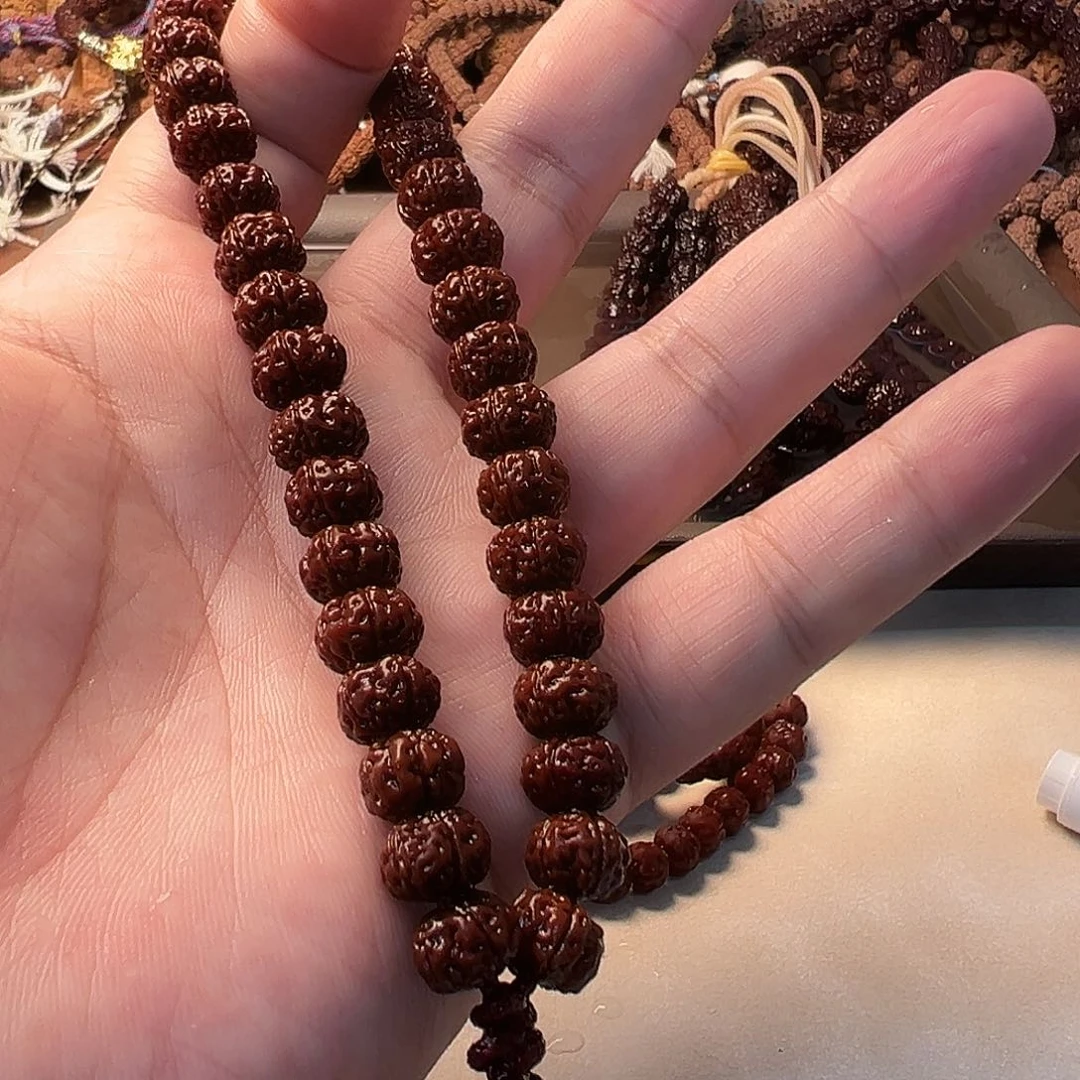 金刚菩提吊坠老树王手持11