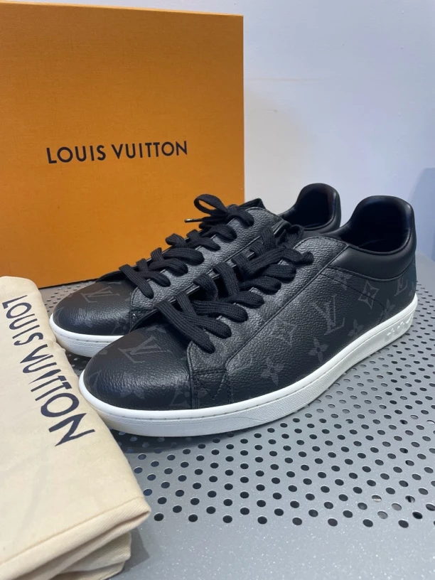 全新未使用 LouisVuitton/路易威登 黑花板鞋 42.5码 8042808