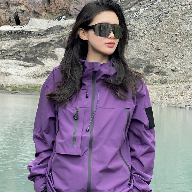 出行紫色户外冲锋衣男款新款春秋外套防风机能徒步山系冲锋