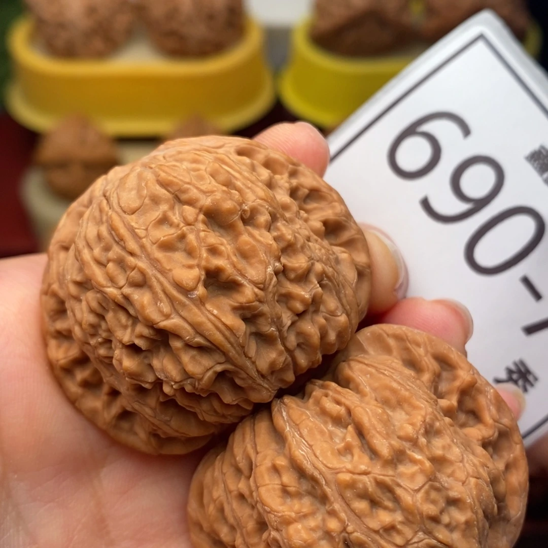 文玩核桃把件绣球43……