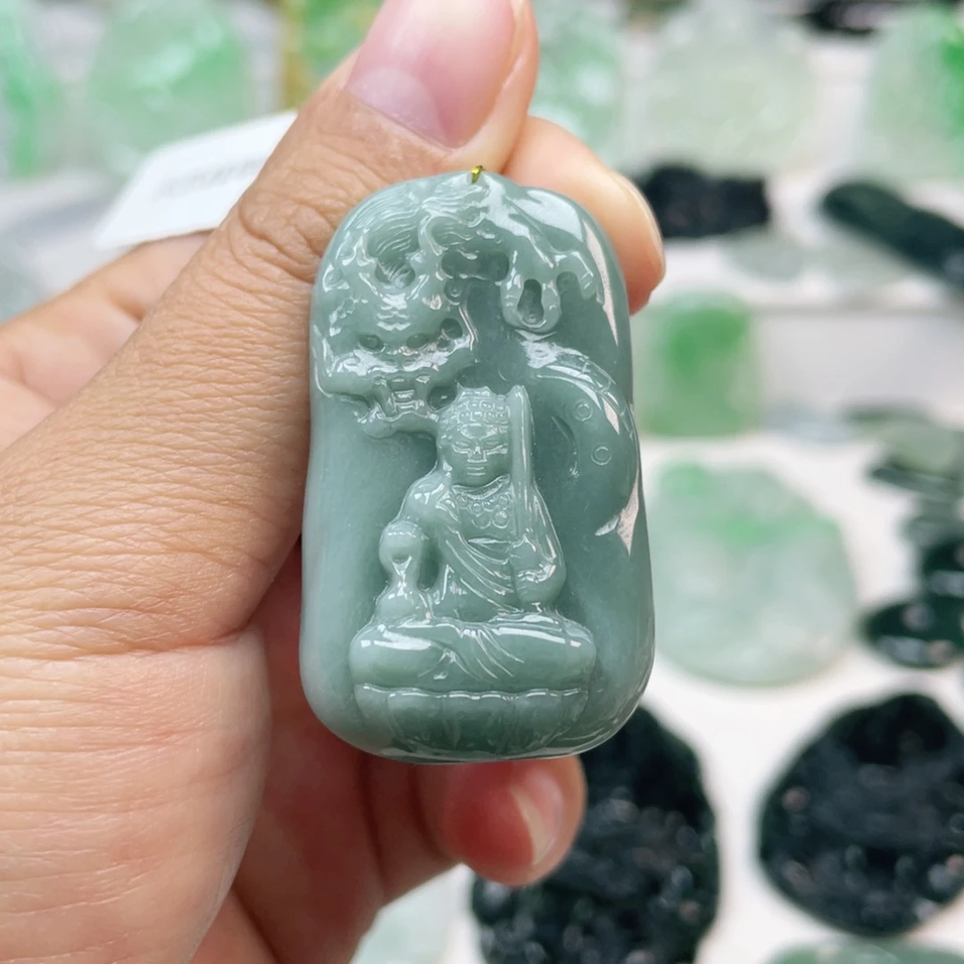 翡翠颈饰未镶嵌御龙不动