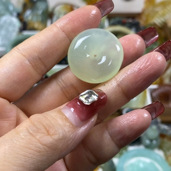 蛇纹石玉未镶嵌吊坠