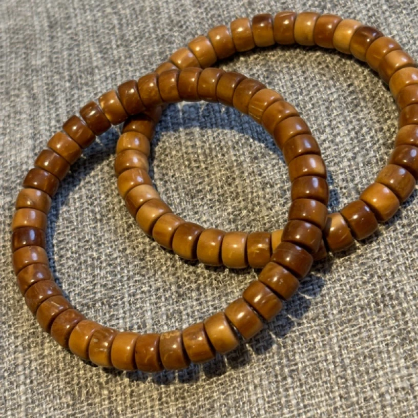 11082 库克药片高油性3.5*7手串