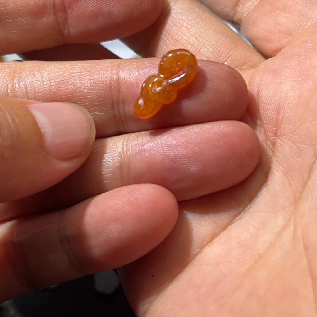 定制翡翠未镶嵌蛇