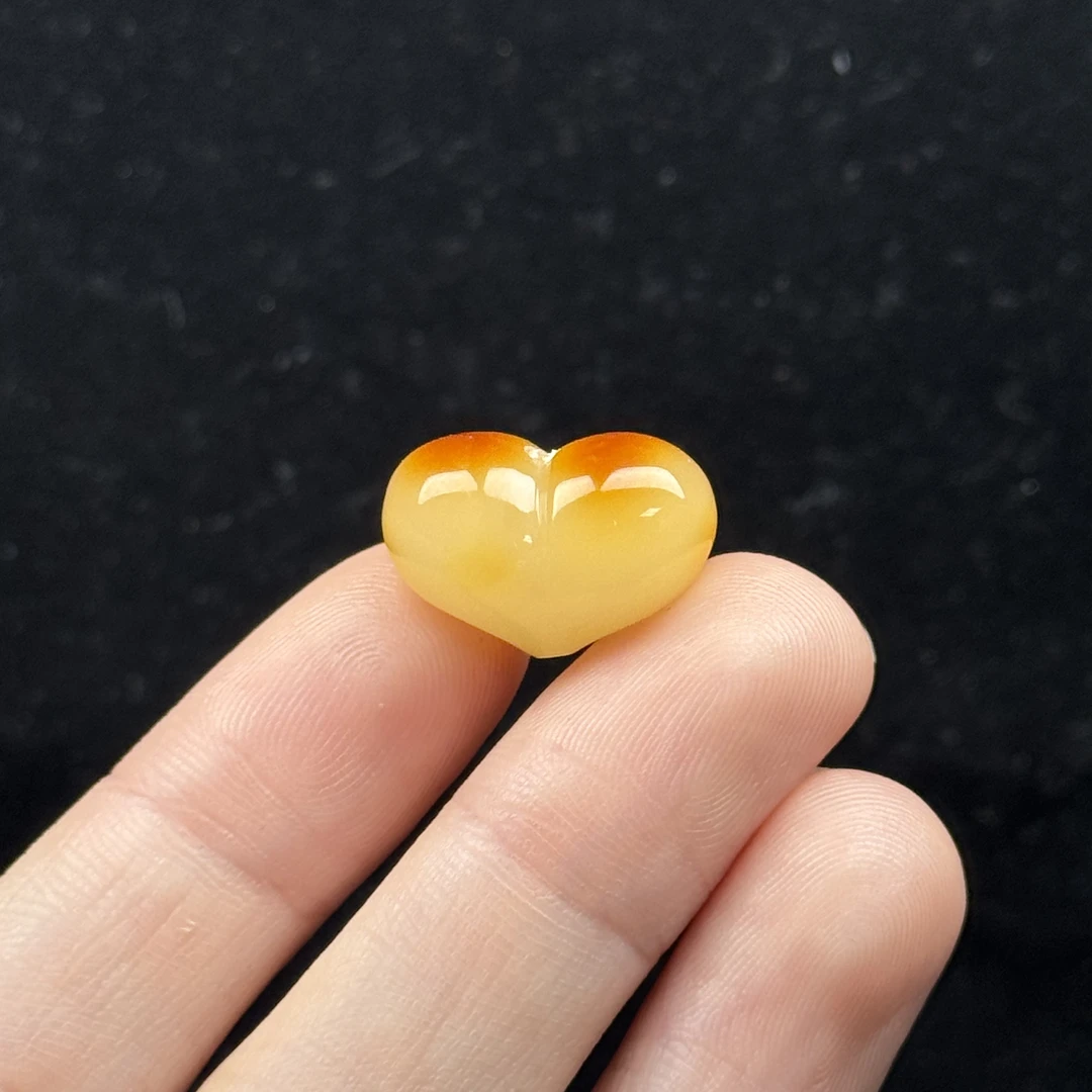 K8387天然原矿蜜蜡 屁桃爱心18*12.2mm 支持鉴定 假一罚十