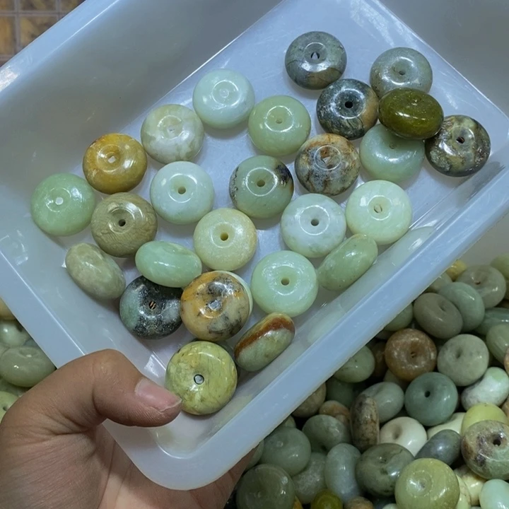 蛇纹石玉未镶嵌颈饰186