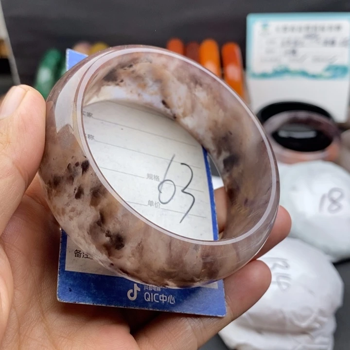 未镶嵌手镯石英质玉